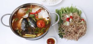 Lau ca hoi mang chua 6 300x145 - Top 14 món ăn ngon từ cá hồi cực kỳ bổ dưỡng cho cơ thể